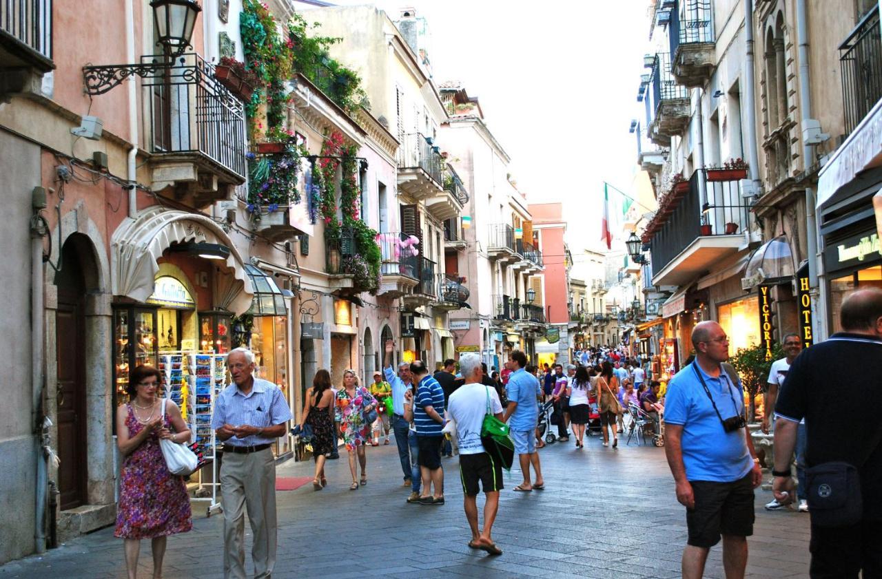 Incantevole E Storico Appartamento In Pieno Centro Taormina Exterior photo